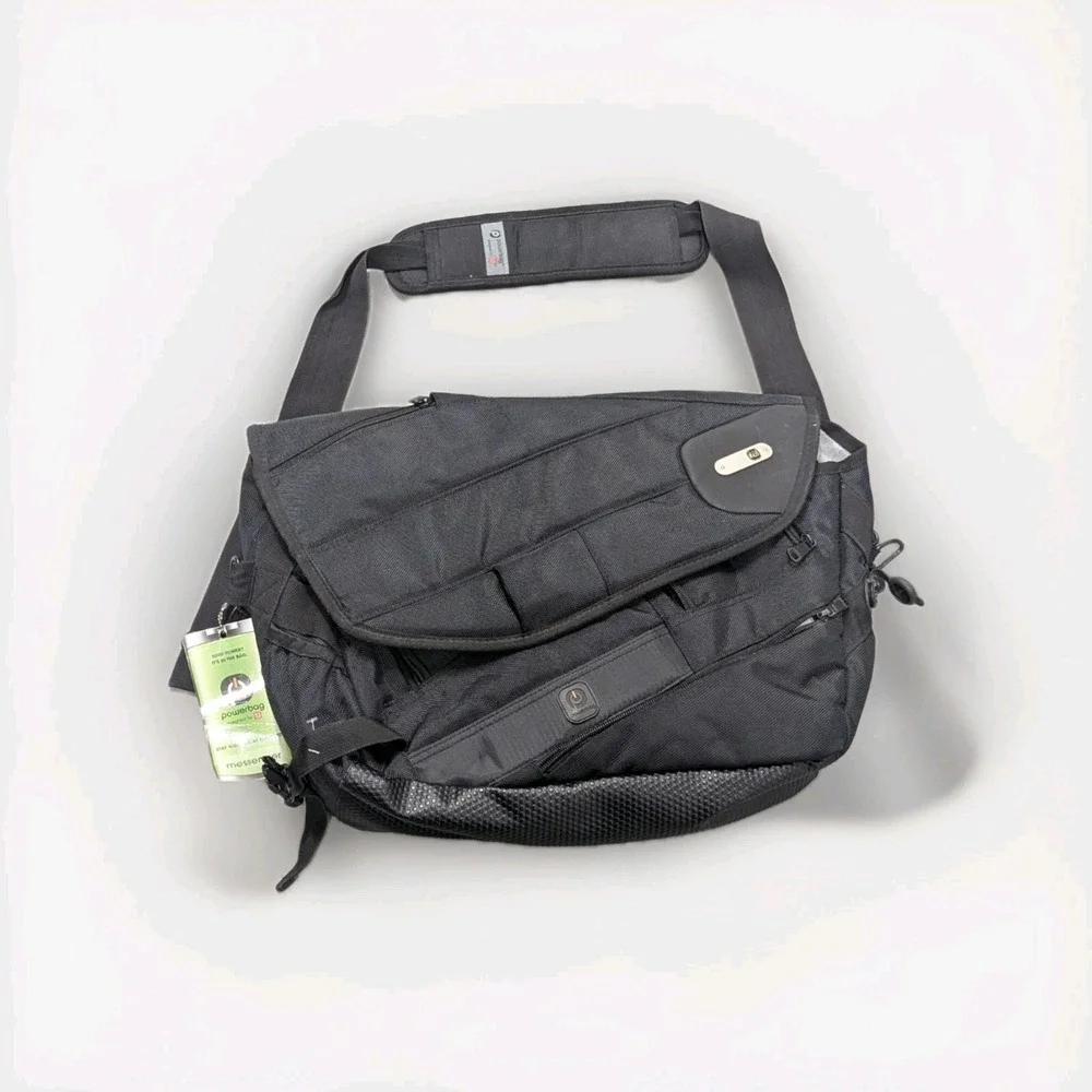 FUL Messenger Powerbag Bag With Built In Power Charger Battery Pack NWT